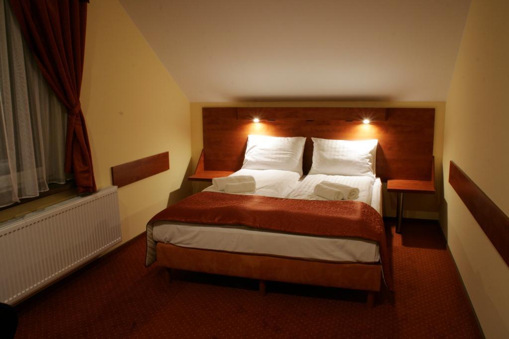 Hotel Kuznia Oberza Polska Lysomice Ruang foto
